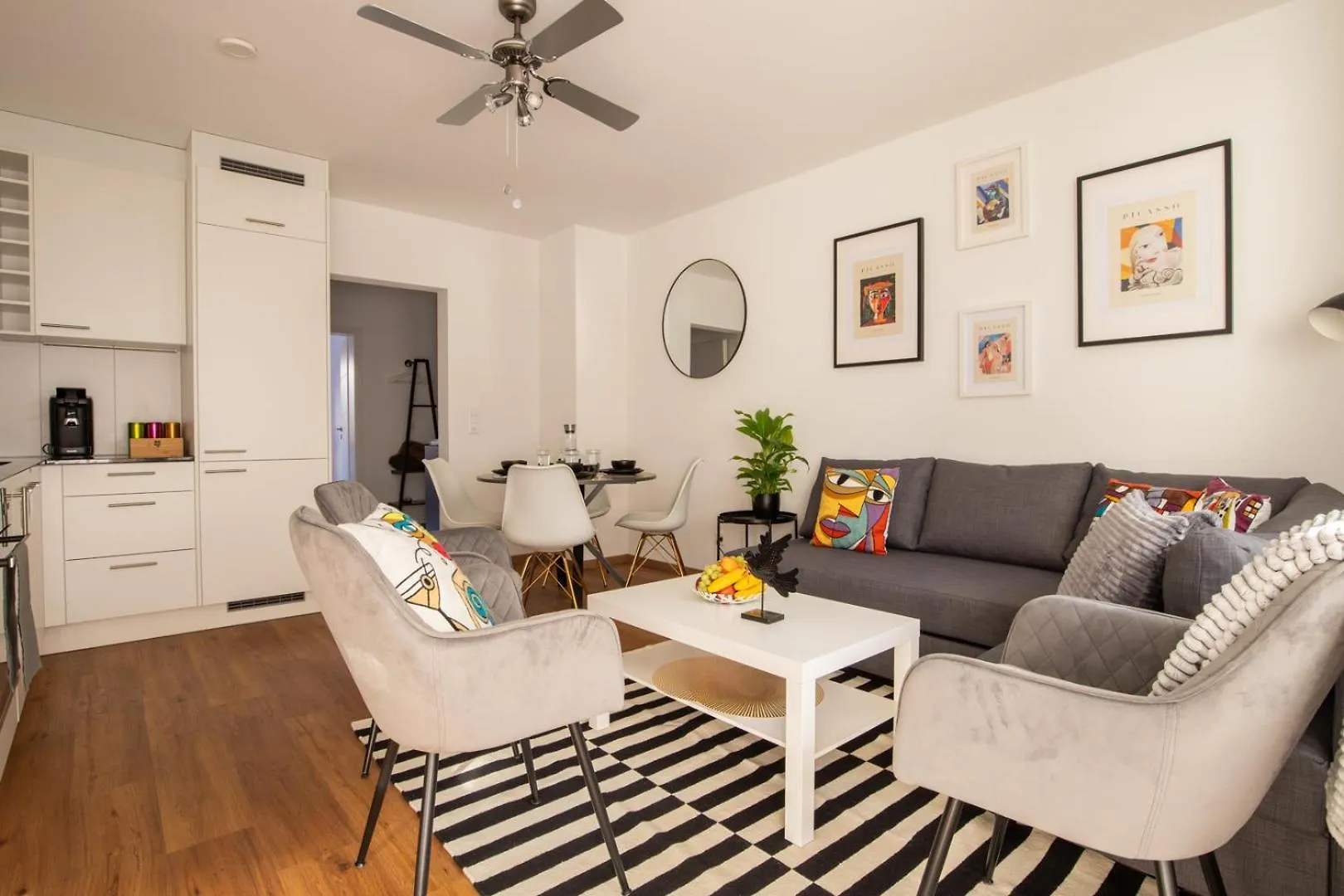 Special Primero Picasso Apartment Basel, Bahnhof Grossbasel 10-Star